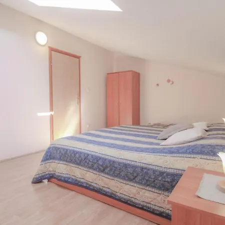 Natasa One Apartament *